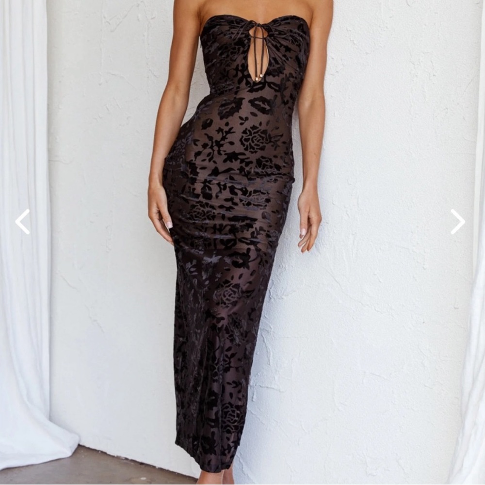 Selfie Leslie | Strapless Midi Dress
